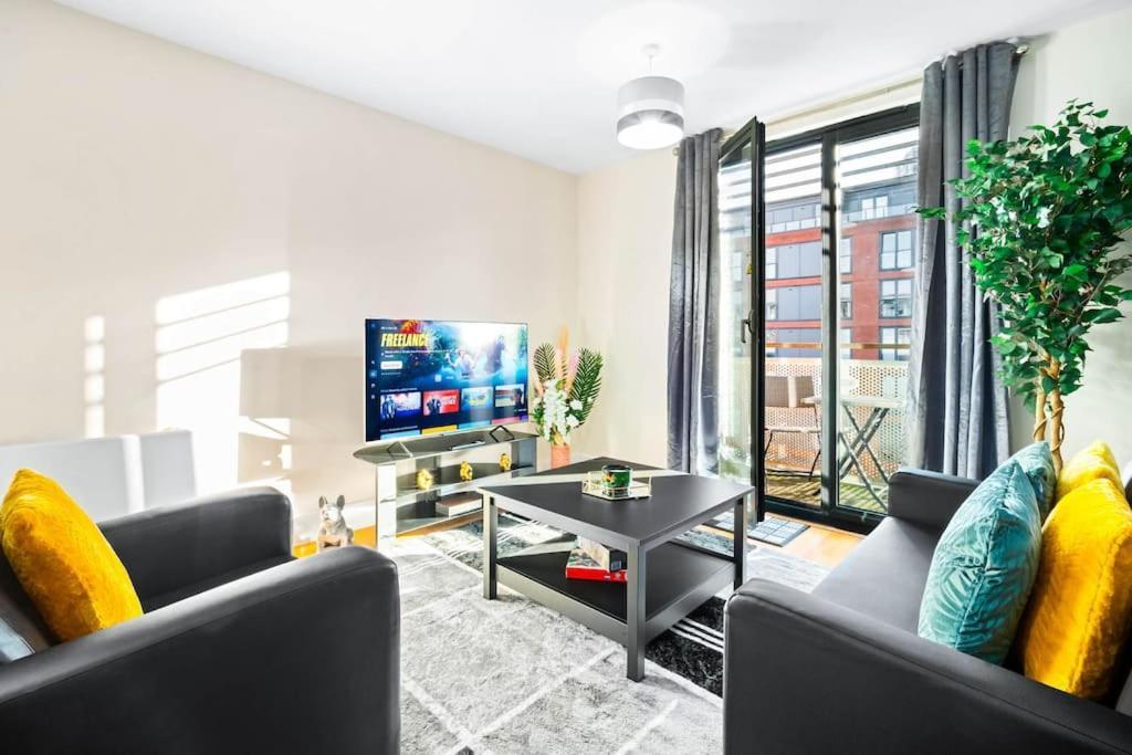 Modern Arcadian Centre Apartment By Azura Nights Бирмингам Екстериор снимка